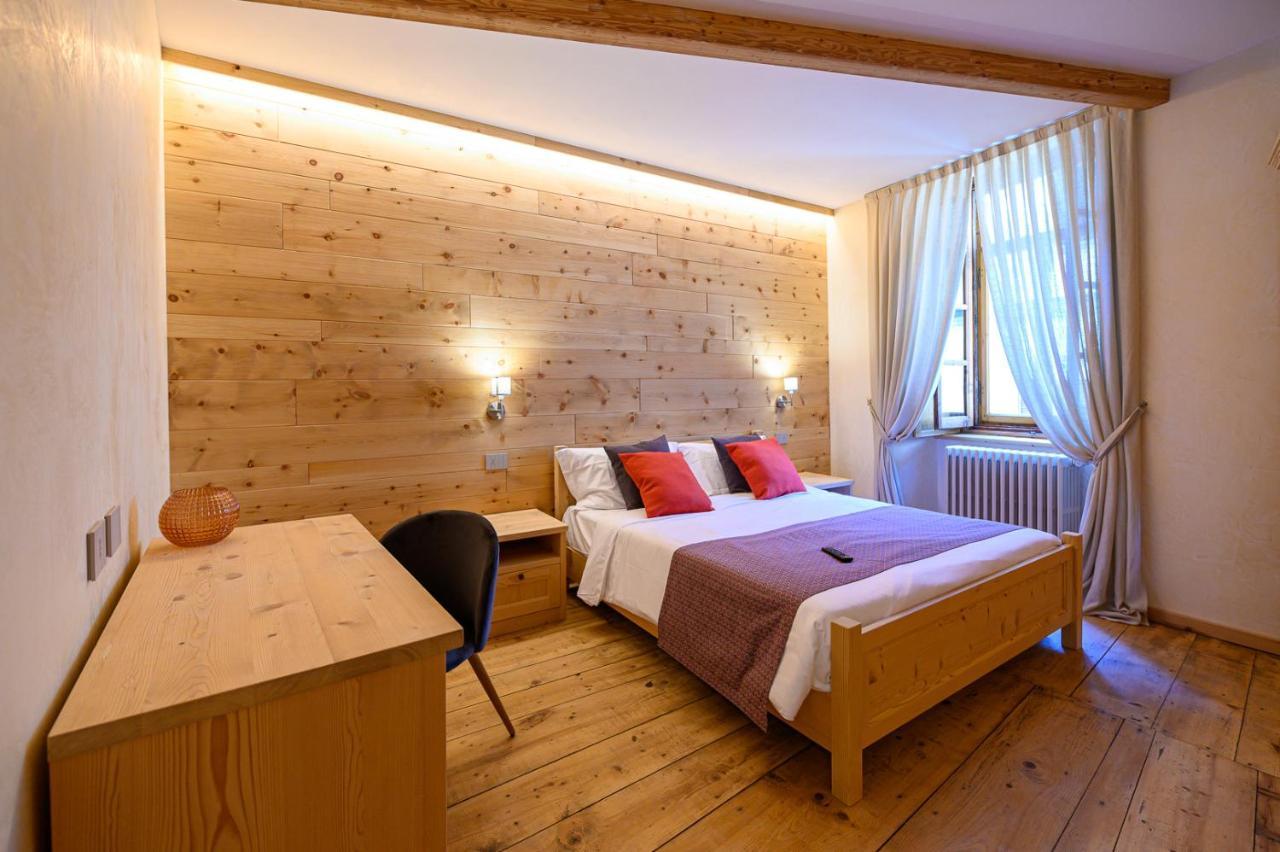 B&B Antica Residenza Centro Storico Tirano Eksteriør billede