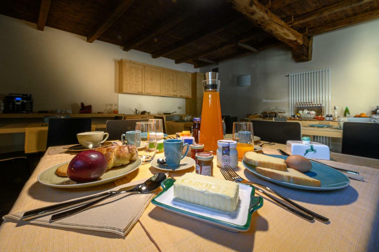 B&B Antica Residenza Centro Storico Tirano Eksteriør billede