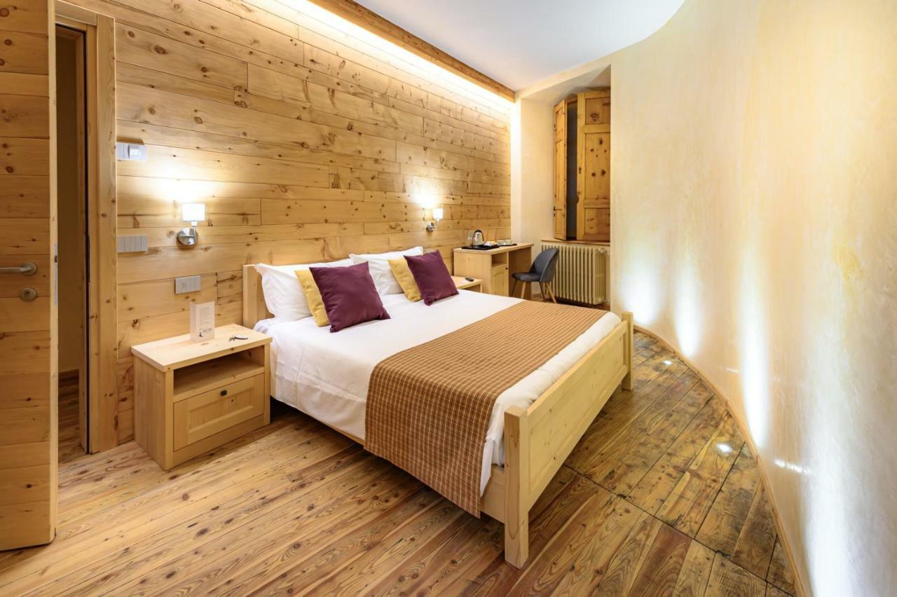 B&B Antica Residenza Centro Storico Tirano Eksteriør billede