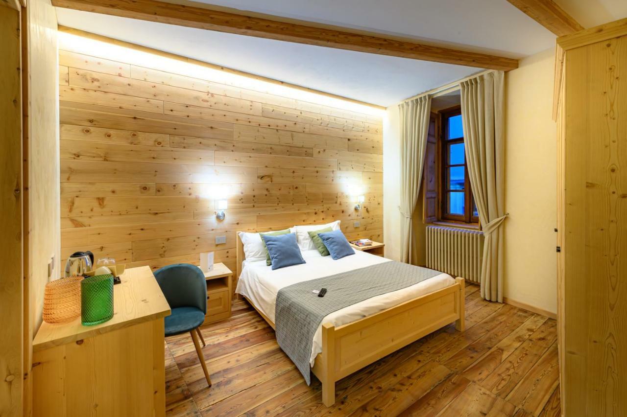 B&B Antica Residenza Centro Storico Tirano Eksteriør billede