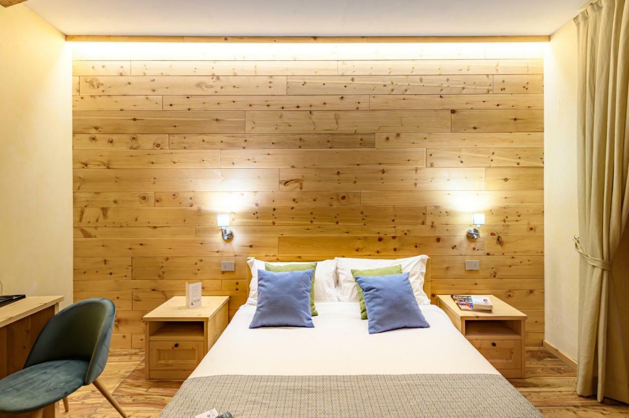 B&B Antica Residenza Centro Storico Tirano Eksteriør billede